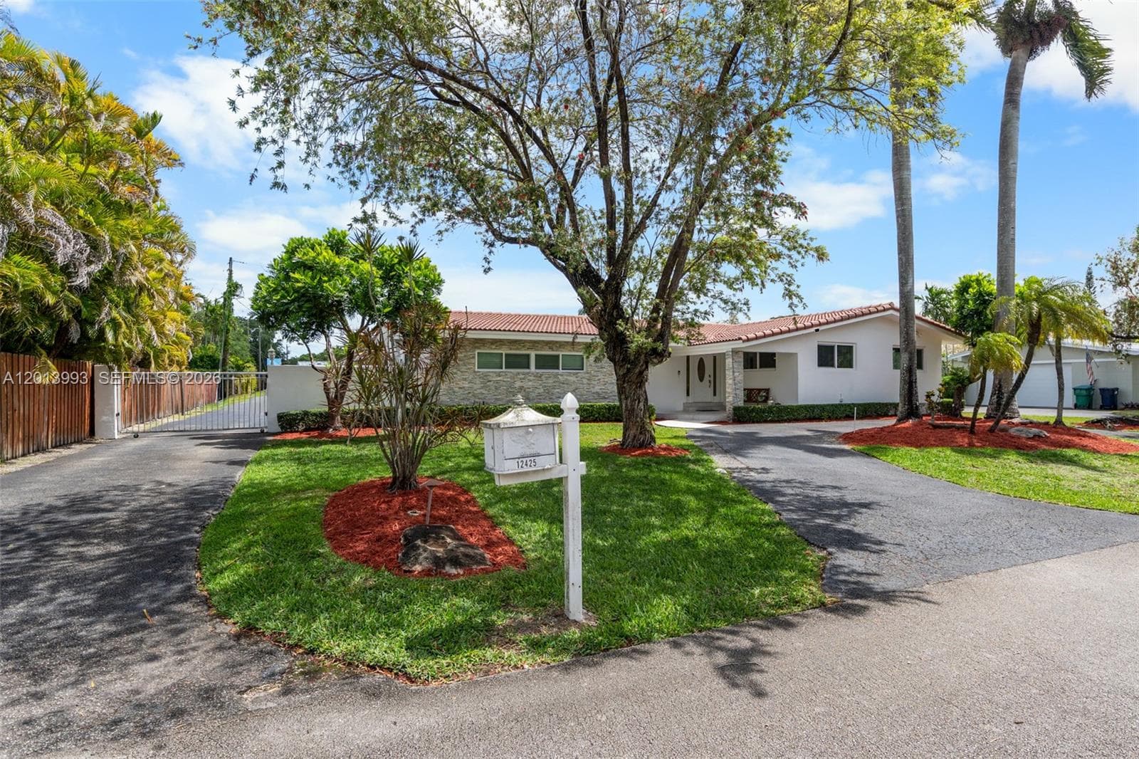 12425 SW 91st Ave, Miami FL 33176