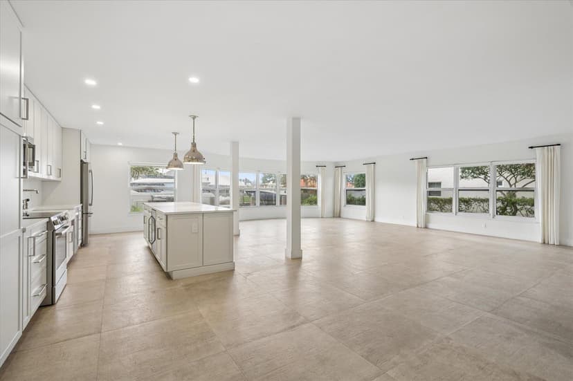 5100 Bayview Drive # 106, Fort Lauderdale FL 33308