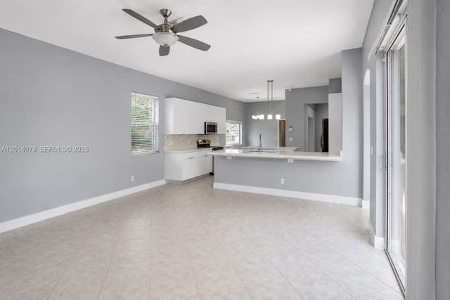 1101 NW 180th Ave, Pembroke Pines FL 33029 - Pembroke Pines, FL - Photo 6