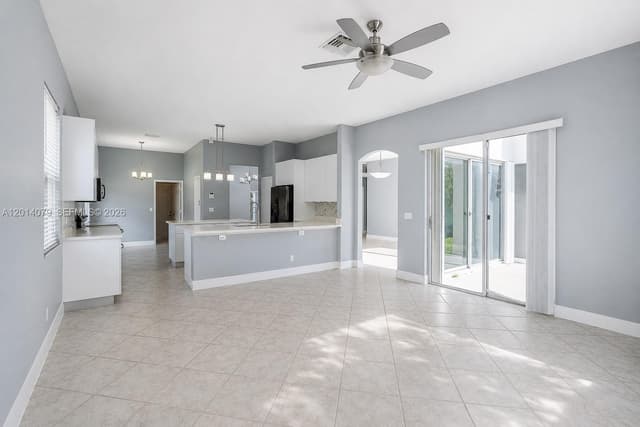 1101 NW 180th Ave, Pembroke Pines FL 33029 - Pembroke Pines, FL - Photo 7