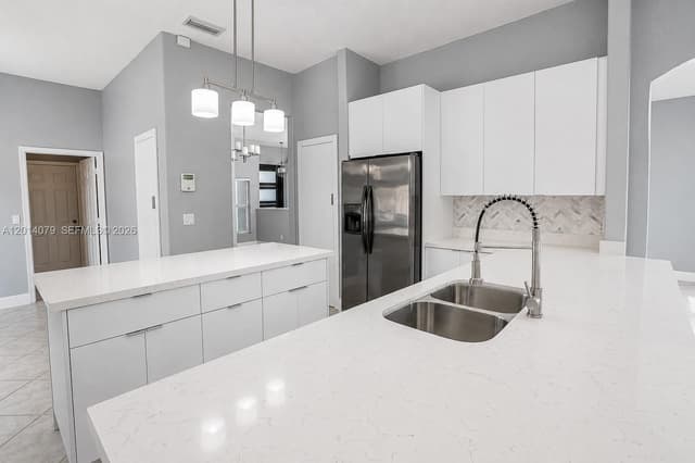 1101 NW 180th Ave, Pembroke Pines FL 33029 - Pembroke Pines, FL - Photo 3