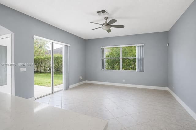 1101 NW 180th Ave, Pembroke Pines FL 33029 - Pembroke Pines, FL - Photo 5