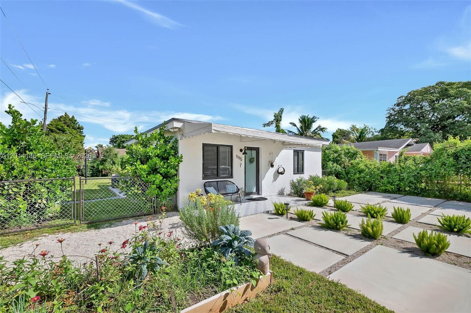 595 NW 101st St, Miami FL 33150