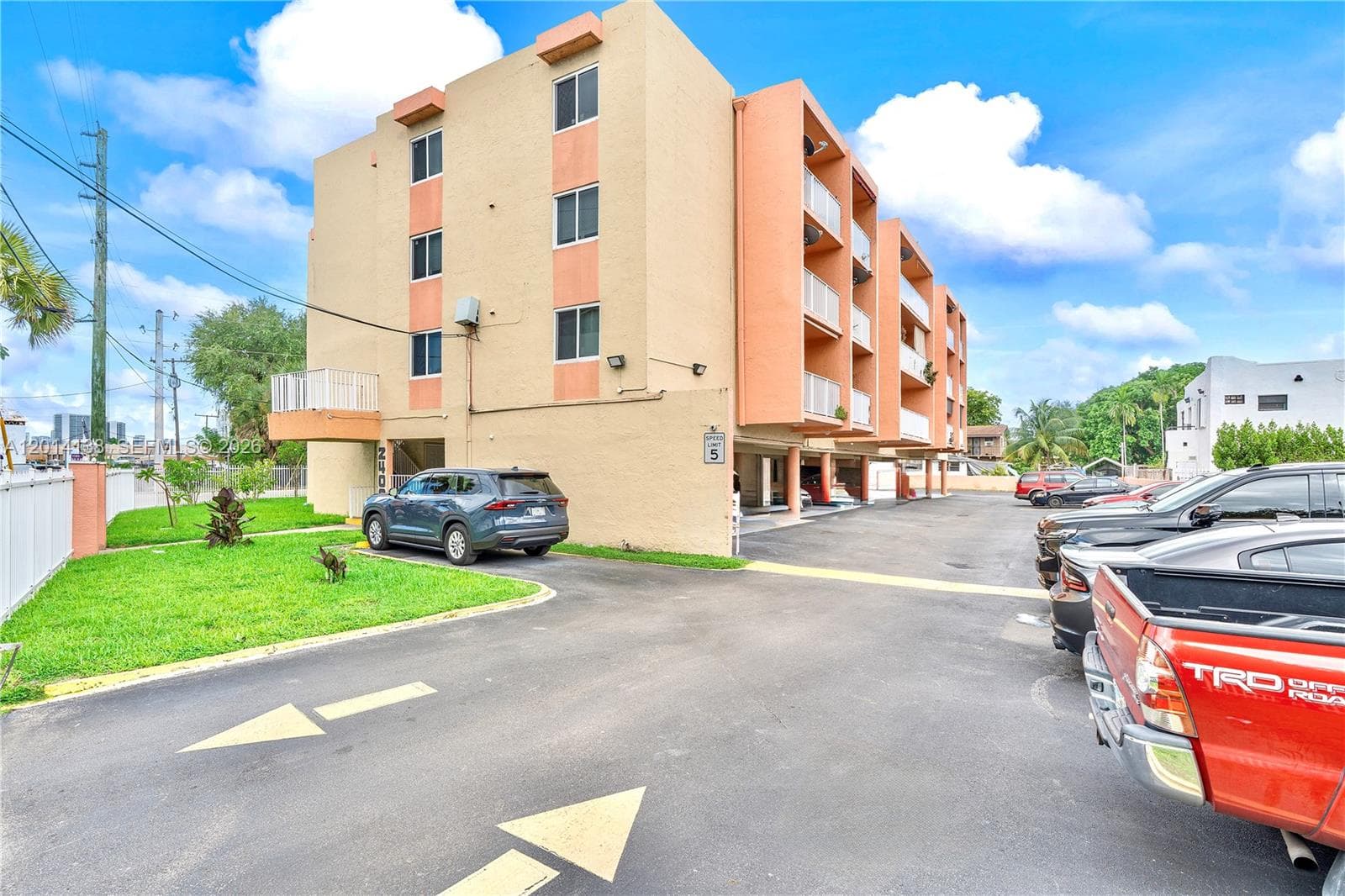 2400 NW 16th St Rd, Miami FL 33125 - Miami, FL - Photo 1