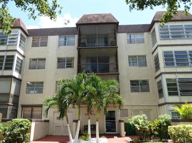 1681 NW 70th Avenue # 403, Plantation FL 33313 - Plantation, FL - Photo 2