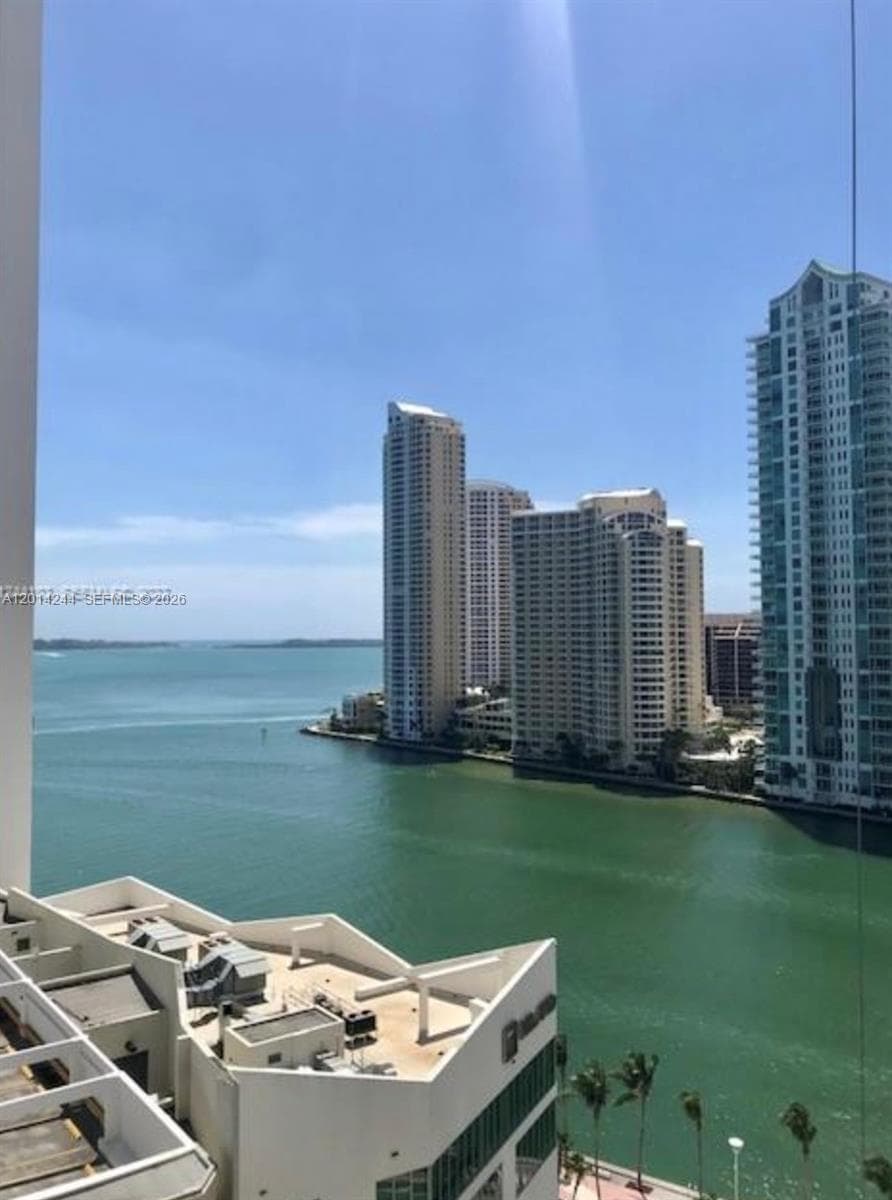 300 S Biscayne Blvd # L32, Miami FL 33131 - Miami, FL - Photo 1