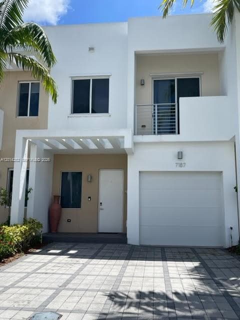 7187 NW 103 PATH # 7187, Miami FL 33178