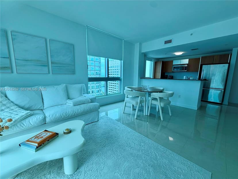 300 S Biscayne Blvd # 3701, Miami FL 33131