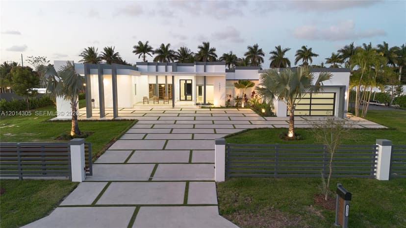 13231 SW 220 ST, Miami FL 33170