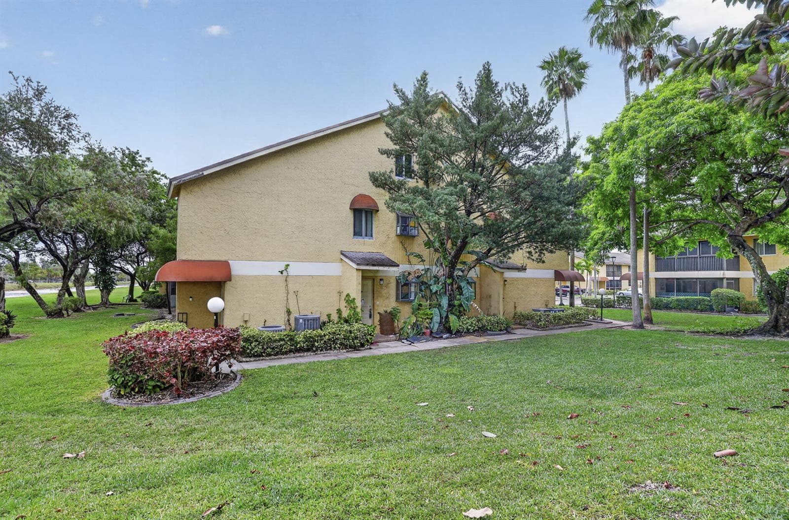 3041 N Oakland Forest Drive # 103, Oakland Park FL 33309 - Oakland Park, FL - Photo 1