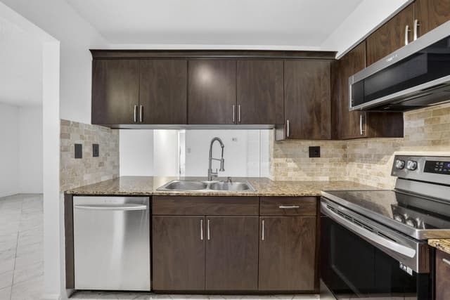 3041 N Oakland Forest Drive # 103, Oakland Park FL 33309 - Oakland Park, FL - Photo 4