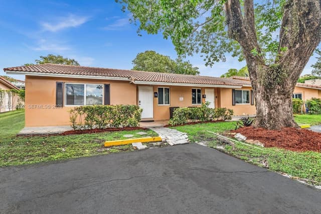 3691 NW 78th Ln, Coral Springs FL 33065 - Coral Springs, FL - Photo 2