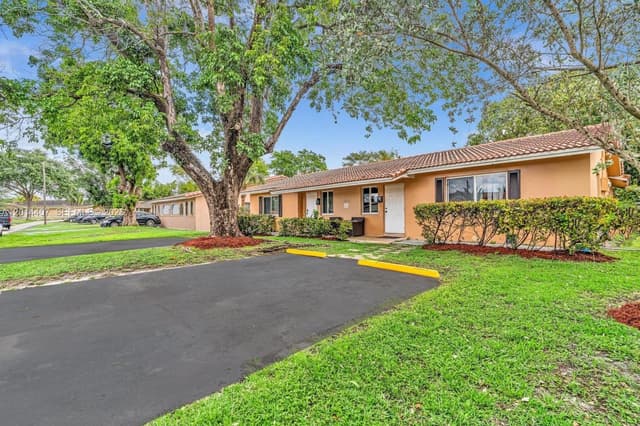 3691 NW 78th Ln, Coral Springs FL 33065 - Coral Springs, FL - Photo 6