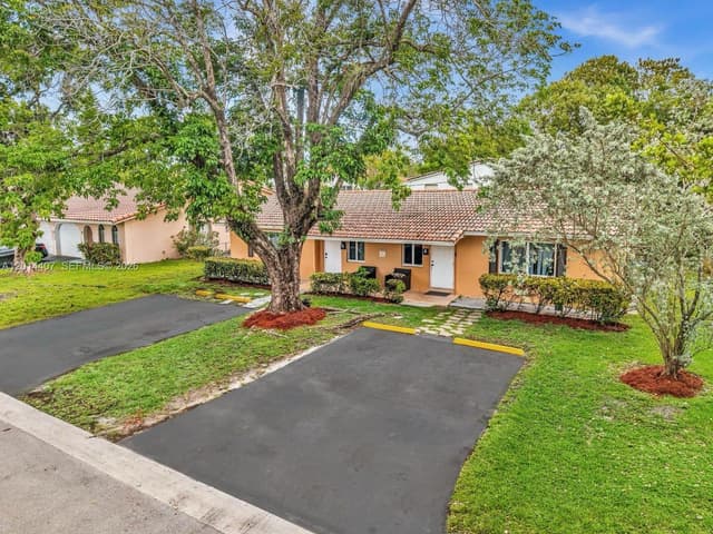 3691 NW 78th Ln, Coral Springs FL 33065 - Coral Springs, FL - Photo 5
