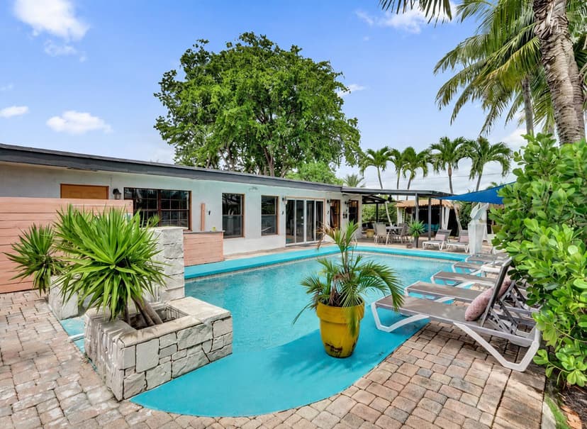 4460 NE 17th Terrace, Oakland Park FL 33334