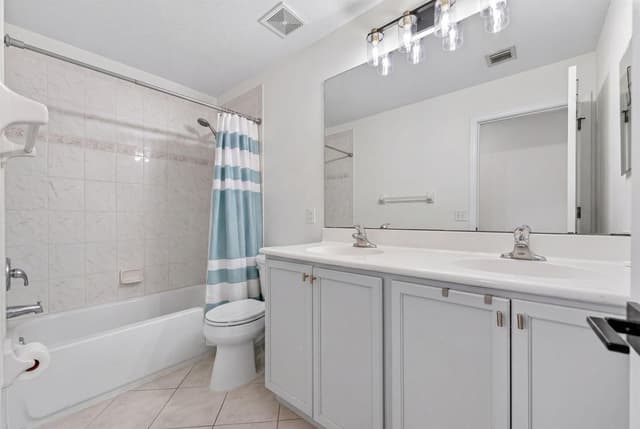 5951 Manchester Way, Tamarac FL 33321 - Tamarac, FL - Photo 5