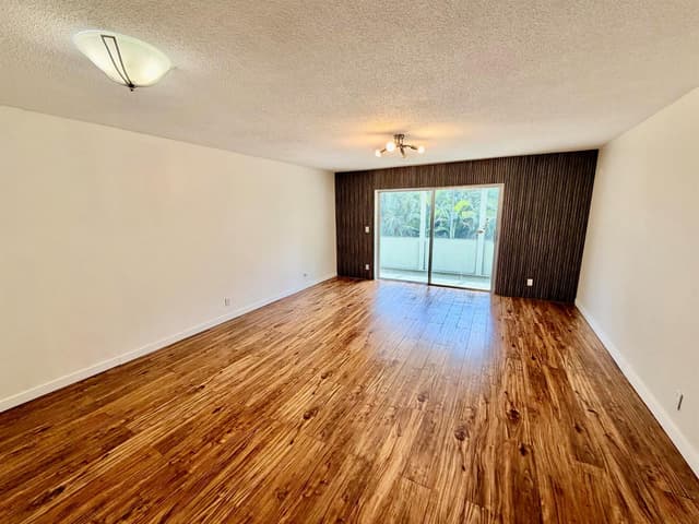 1000 NE 14th Avenue # 304, Hallandale Beach FL 33009 - Hallandale Beach, FL - Photo 2