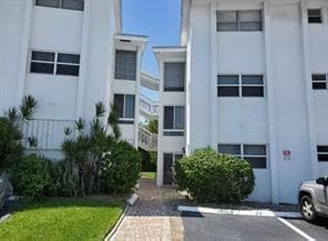 224 Hibiscus Avenue # 260, Lauderdale By The Sea FL 33308 - Lauderdale By The Sea, FL - Photo 1