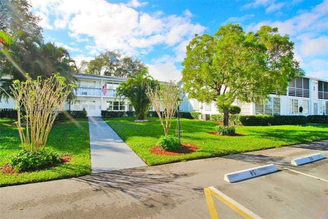 70 Prescott D # 70, Deerfield Beach FL 33442 - Deerfield Beach, FL - Photo 2