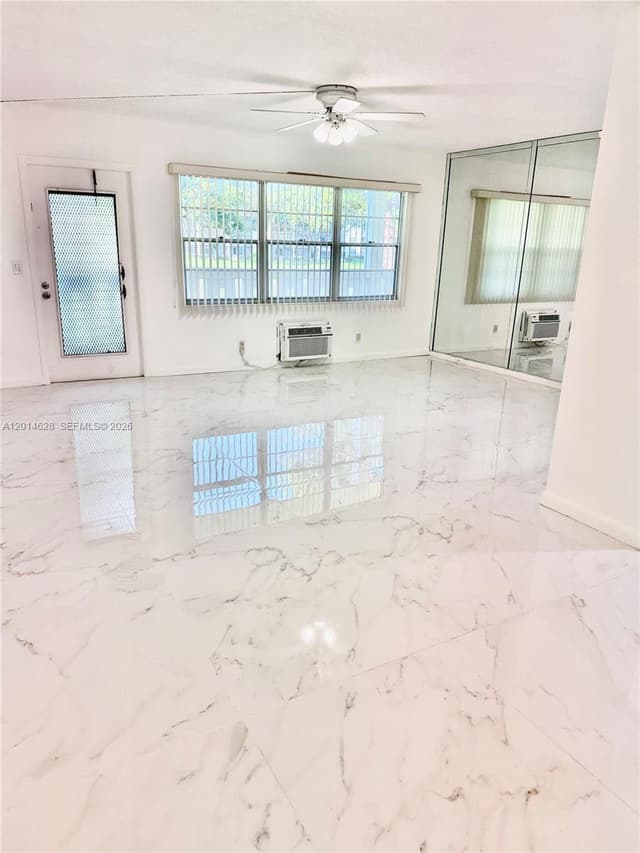272 Dorset # G, Boca Raton FL 33434 - Boca Raton, FL - Photo 2