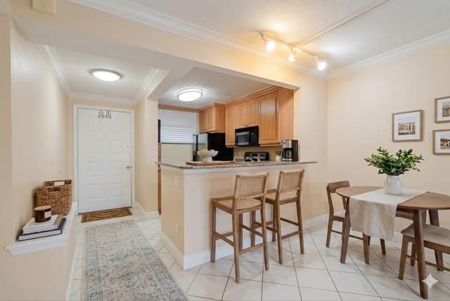 109 Lake Emerald Drive APT 104, Oakland Park FL 33309 - Oakland Park, FL - Photo 4