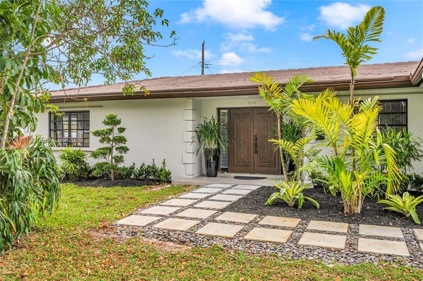 1111 NW 70th Ter, Plantation FL 33313