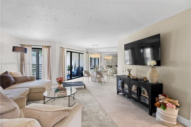 5850 Camino Del Sol # 404, Boca Raton FL 33433 - Boca Raton, FL - Photo 5