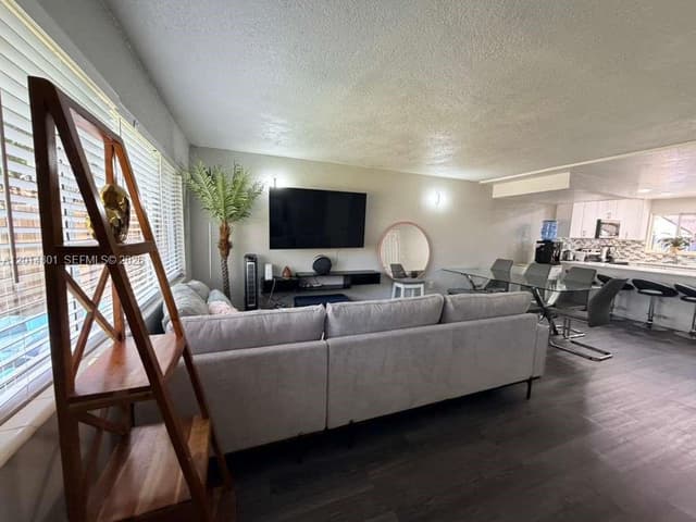 1500 NE 151st St # 104, Miami FL 33162 - Miami, FL - Photo 6