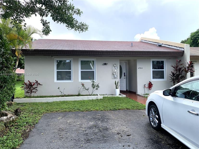 4904 SW 139th Ct, Miami FL 33175