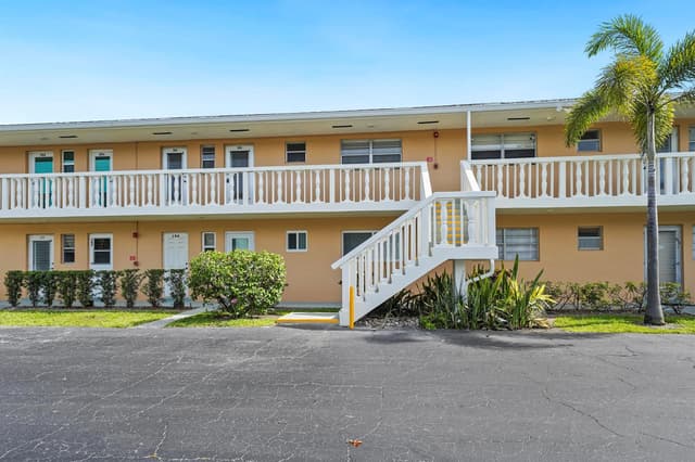 2222 NE 1st Way # 204, Boynton Beach FL 33435 - Boynton Beach, FL - Photo 2