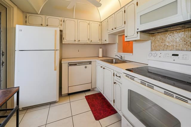 2222 NE 1st Way # 204, Boynton Beach FL 33435 - Boynton Beach, FL - Photo 6