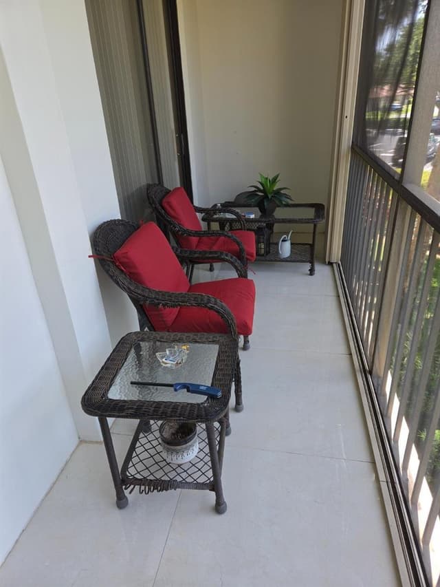 5310 Las Verdes Circle # 220, Delray Beach FL 33484 - Delray Beach, FL - Photo 2