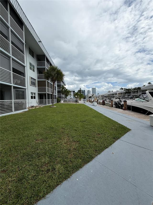 3550 NE 169th St, North Miami Beach FL 33160 - North Miami Beach, FL - Photo 3