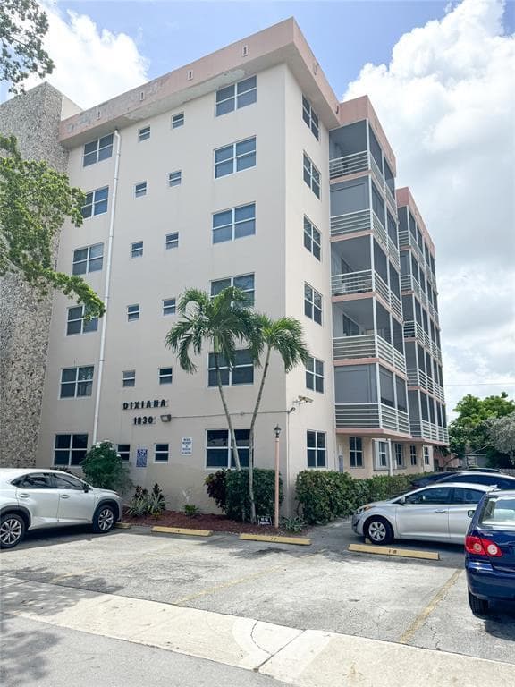 1830 Dixianna Street # 201, Hollywood FL 33020 - Hollywood, FL - Photo 1