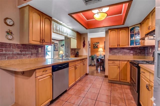 4605 NW 47th Ct, Tamarac FL 33319 - Tamarac, FL - Photo 5