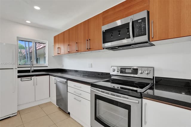 3050 NE 5th Ter # 13, Wilton Manors FL 33334 - Wilton Manors, FL - Photo 7