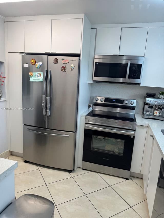 9580 Sunrise Lakes Blvd # 211, Sunrise FL 33322 - Sunrise, FL - Photo 3