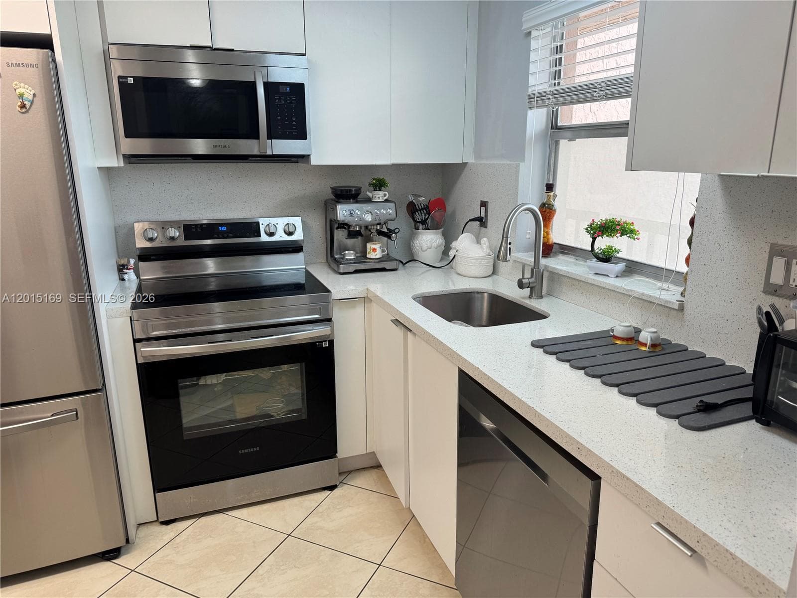 9580 Sunrise Lakes Blvd # 211, Sunrise FL 33322 - Sunrise, FL - Photo 1