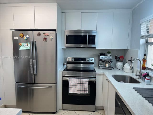 9580 Sunrise Lakes Blvd # 211, Sunrise FL 33322 - Sunrise, FL - Photo 4