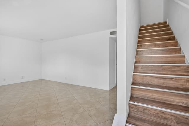 5646 Blueberry Court # 23, Lauderhill FL 33313 - Lauderhill, FL - Photo 6