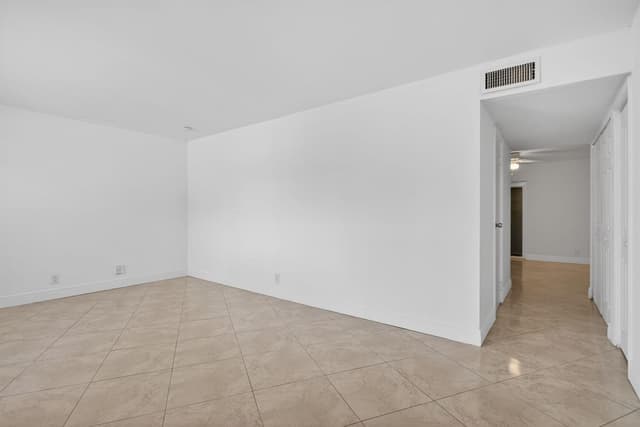 5646 Blueberry Court # 23, Lauderhill FL 33313 - Lauderhill, FL - Photo 3