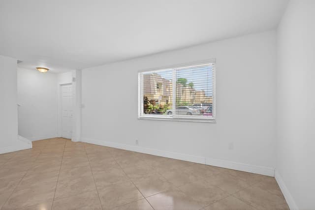 5646 Blueberry Court # 23, Lauderhill FL 33313 - Lauderhill, FL - Photo 4