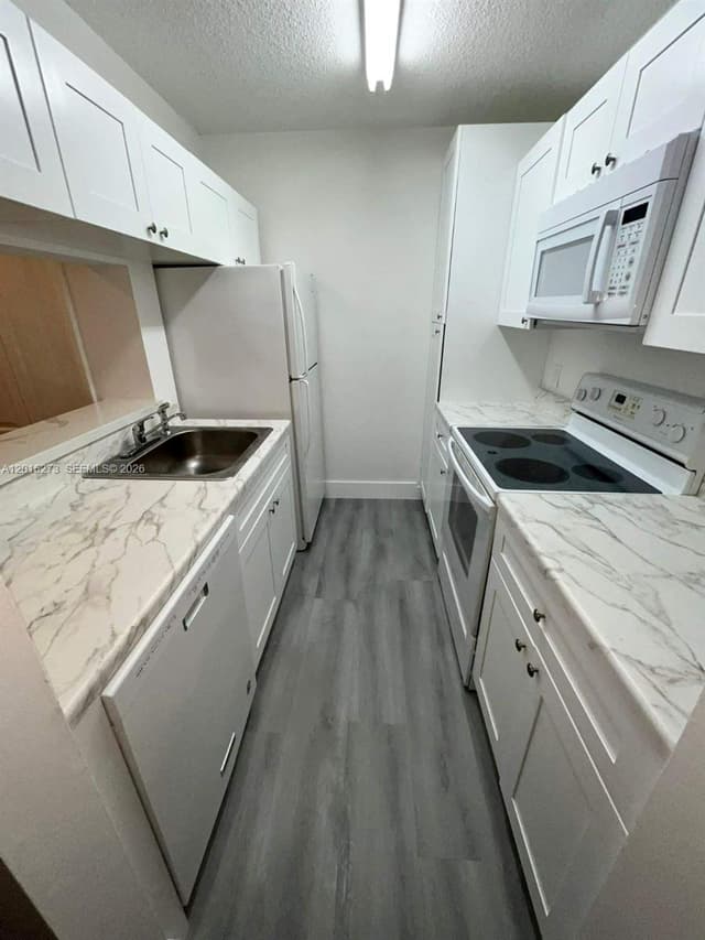 4561 W Mcnab Rd # 17, Pompano Beach FL 33069 - Pompano Beach, FL - Photo 4