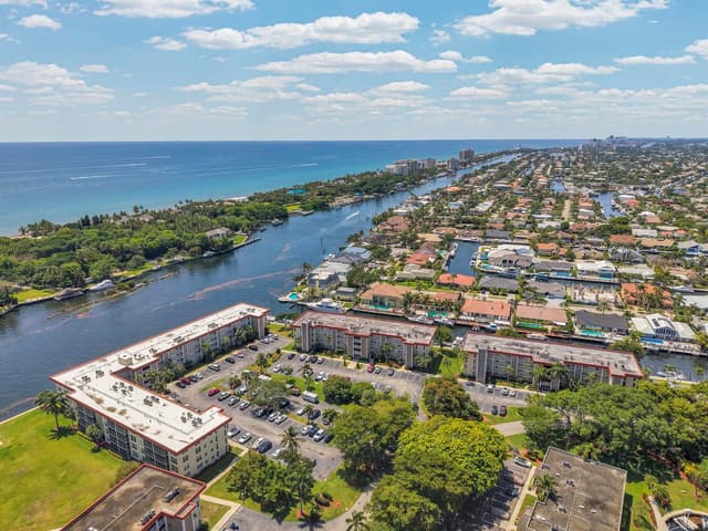 3050 NE 48th Court # 305, Lighthouse Point FL 33064 - Lighthouse Point, FL - Photo 2