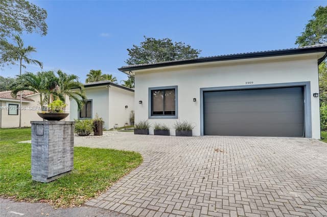 3909 SW 54th Ct, Dania Beach FL 33312 - Dania Beach, FL - Photo 2