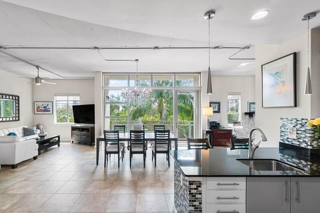335 SE 6th Avenue # 304, Delray Beach FL 33483 - Delray Beach, FL - Photo 4