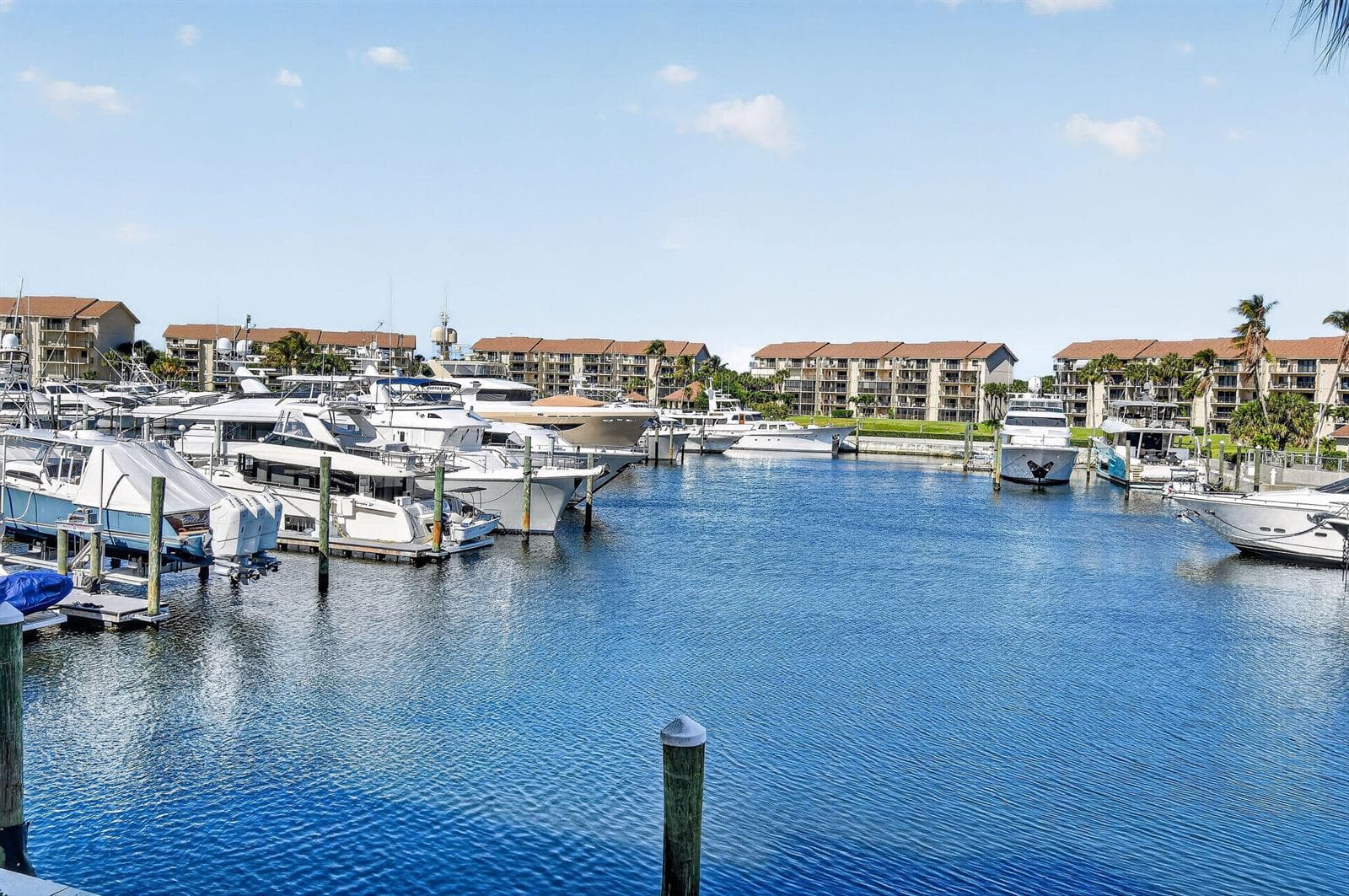 2401 Marina Isle Way # 206, Jupiter FL 33477