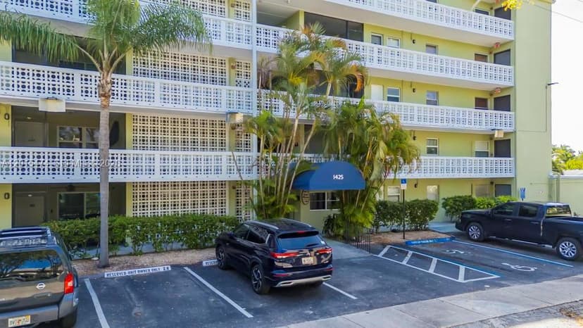 1425 Arthur St # 103A, Hollywood FL 33020