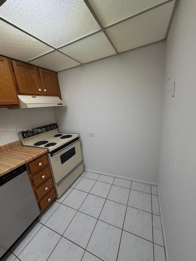 3720 Inverrary Dr # 2K, Lauderhill FL 33319 - Lauderhill, FL - Photo 3