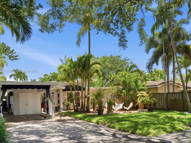 636 NE 17th Ter, Fort Lauderdale FL 33304 - Fort Lauderdale, FL - Photo 2